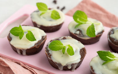 Rå peppermyntekaker med søte kakaonibs